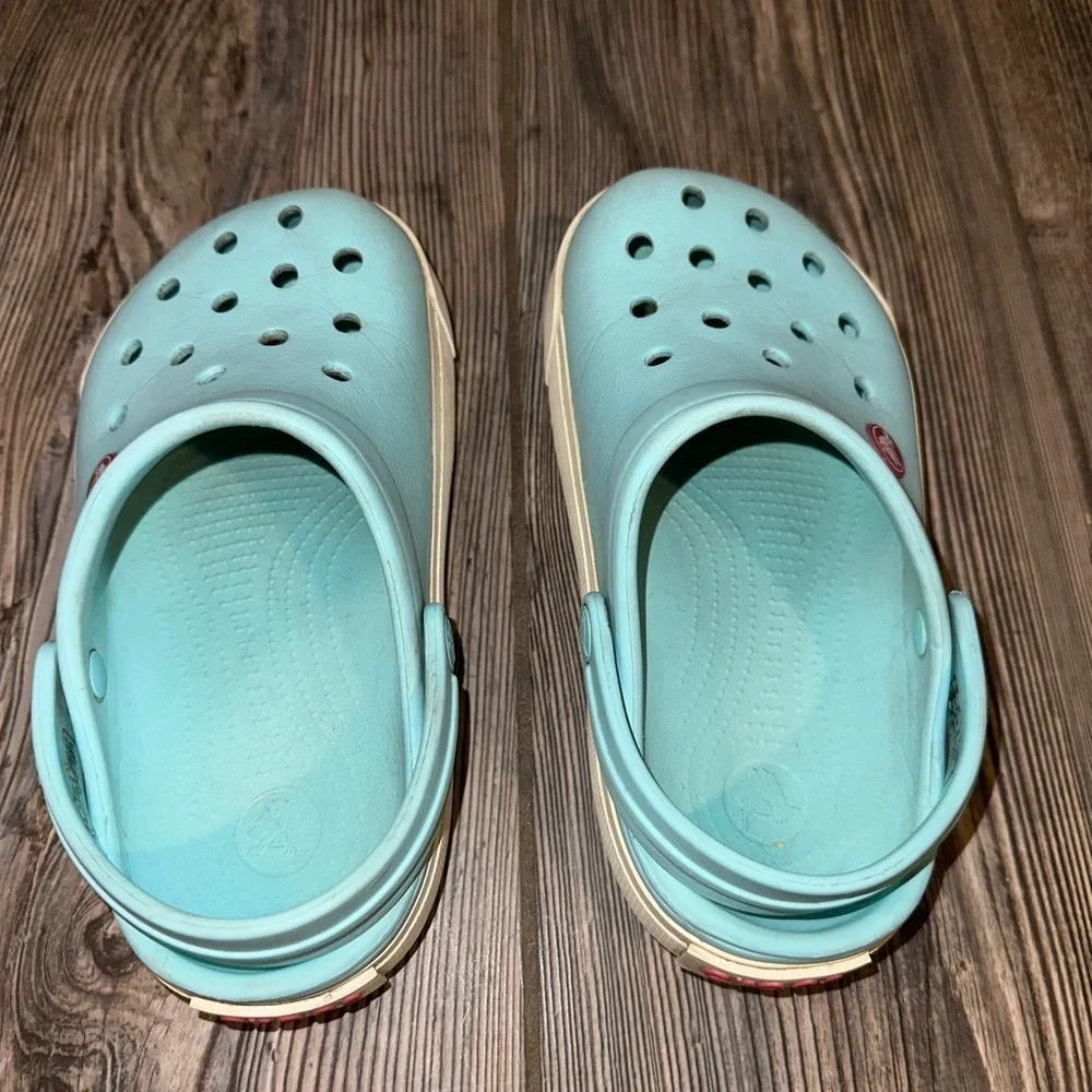 CROCS Blue and Pink Classic Clogs Water Shoes with Ventilation Size Junior 1